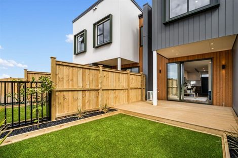 Photo of property in 14 Heketara Way, Massey, Auckland, 0614