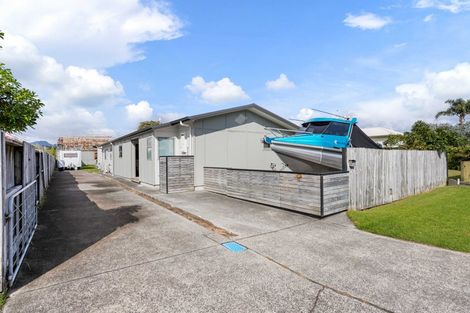 Photo of property in 229a Ocean Road, Whangamata, 3620