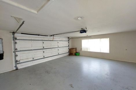 Photo of property in 11 Santa Ana Drive, Shamrock Park, Auckland, 2016