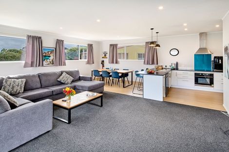 Photo of property in 109a Gloaming Hill, Titahi Bay, Porirua, 5022