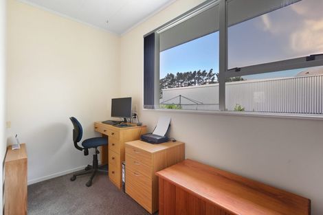 Photo of property in 20 Ngahere Street, Inglewood, 4330