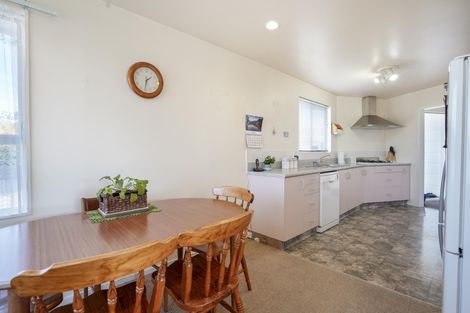Photo of property in 8 Purdie Place, Milson, Palmerston North, 4414