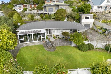 Photo of property in 335f Devon Street West, New Plymouth, 4310