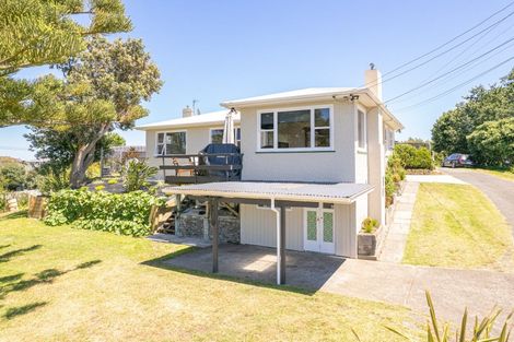 Photo of property in 24 Burns Street, Tawhero, Whanganui, 4501