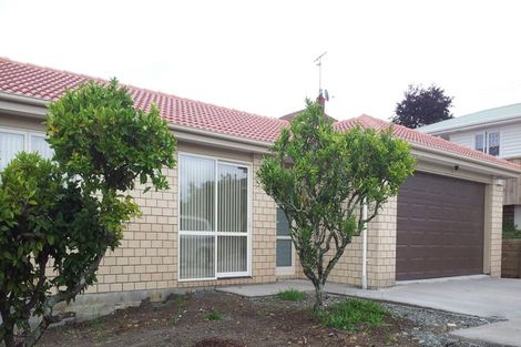 Photo of property in 57a Tiroroa Avenue, Te Atatu South, Auckland, 0610
