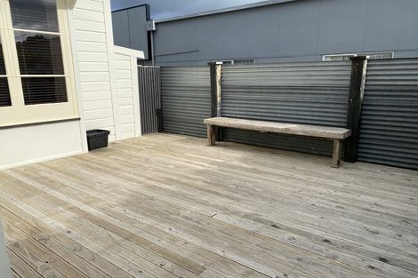 Photo of property in 11 Edgeware Road, Palmerston North, 4410