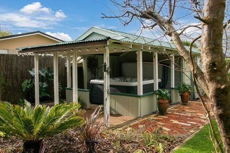 Photo of property in 169 Victoria Street, Cambridge, 3434