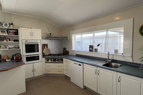 Photo of property in 13 High Street West, Waitara, 4320