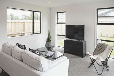 Photo of property in 3 Ropata Te Ao Way, Otaki, 5512