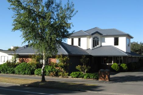 Photo of property in 408 Memorial Avenue, Burnside, Christchurch, 8053