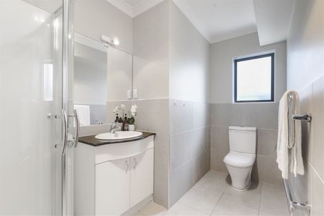 Photo of property in 6a Hope Farm Avenue, Pakuranga Heights, Auckland, 2010