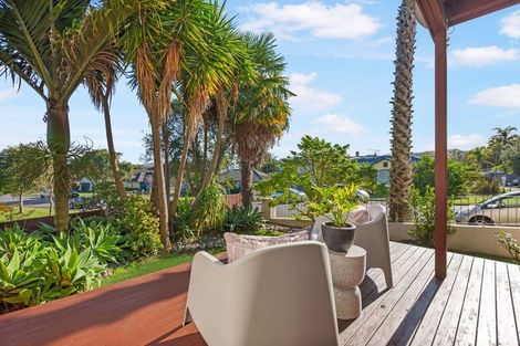 Photo of property in 1/14 Ponderosa Drive, Oteha, Auckland, 0632