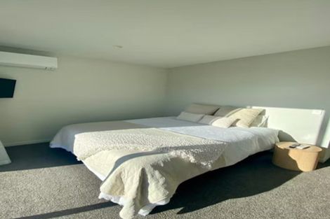 Photo of property in 2 Chapman Way, Jacks Point, 9371