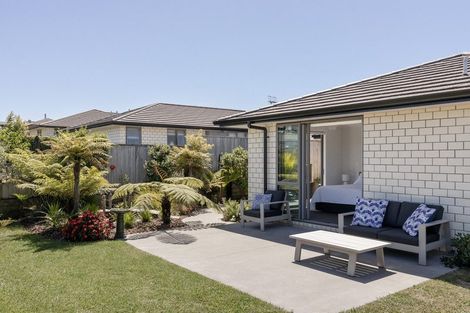 Photo of property in Waterview Estate, 11/4 Greystone Place, Omokoroa, 3114