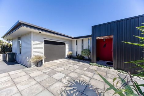Photo of property in 4 Frances Street, Waikanae Beach, Waikanae, 5036