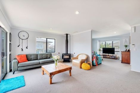 Photo of property in 38 Raabia Close, Parakai, 0830