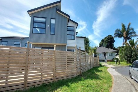 Photo of property in 20a Mackenzie Street, Te Atatu South, Auckland, 0610