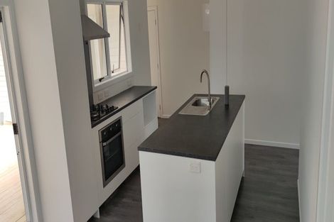 Photo of property in 3 Hurley Place, Kelston, Auckland, 0602