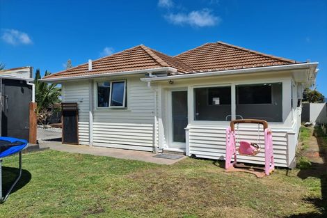 Photo of property in 1 Toru Road, Paraparaumu Beach, Paraparaumu, 5032