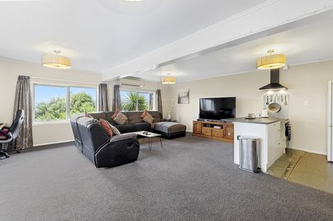 Photo of property in 51 Winston Street, Crofton Downs, Wellington, 6035