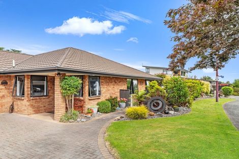 Photo of property in 6 Stonebridge Park Drive, Holdens Bay, Rotorua, 3010