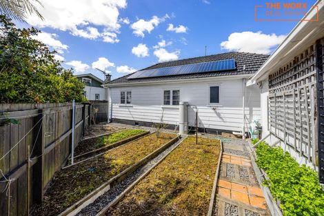Photo of property in 28 Driver Road, Mangere East, Auckland, 2024