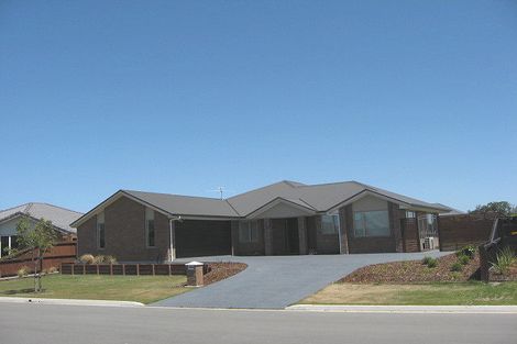 Photo of property in 8 Papaumu Green, Parklands, Christchurch, 8083