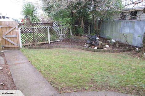 Photo of property in 5 Diamond Street, Carterton, 5713