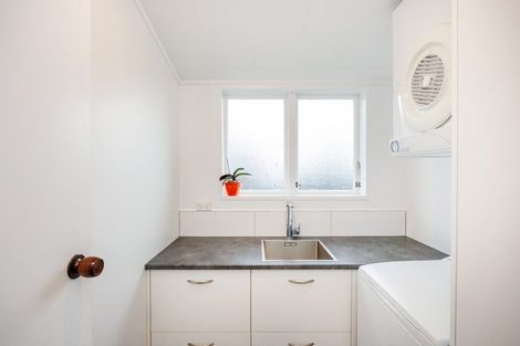 Photo of property in 644 Featherston Street, Roslyn, Palmerston North, 4414