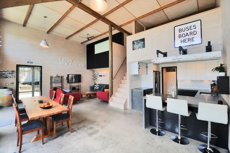 Photo of property in 19 Cumberland Street, Leigh, 0985