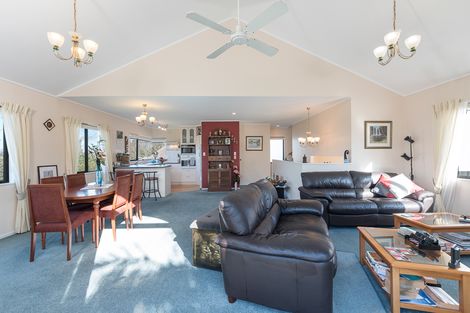 Photo of property in 16a White Swan Road, Mount Roskill, Auckland, 1041