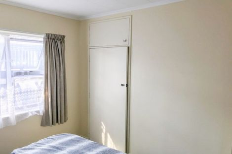 Photo of property in 3 Seddon Street, Takaro, Palmerston North, 4412