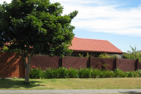 Photo of property in 2/74 Apsley Drive, Avonhead, Christchurch, 8042