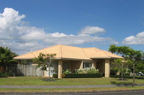 Photo of property in 3 Vermeer Place, West Harbour, Auckland, 0618