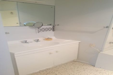 Photo of property in 48 Island Bay Road, Beach Haven, Auckland, 0626