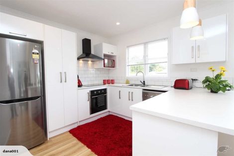 Photo of property in 31 Turville Crescent, Newlands, Wellington, 6037