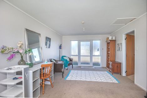 Photo of property in 140 Mako Mako Road, Levin, 5510