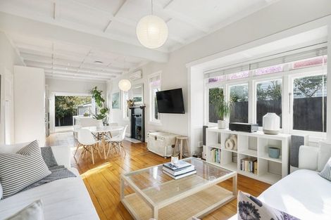 Photo of property in 4 Curzon Street, Onehunga, Auckland, 1061