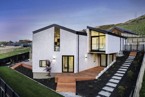 Photo of property in 8 Flowers Lane, Cracroft, Christchurch, 8022