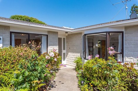 Photo of property in 1/29 Rosebank Grove, Waikanae, 5036
