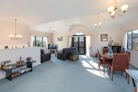 Photo of property in 16a White Swan Road, Mount Roskill, Auckland, 1041