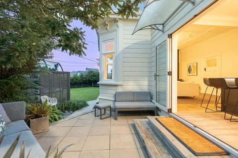 Photo of property in 72 Hargest Crescent, Saint Clair, Dunedin, 9012