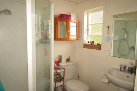 Photo of property in 28 Rangiora Avenue, Kaiwharawhara, Wellington, 6035