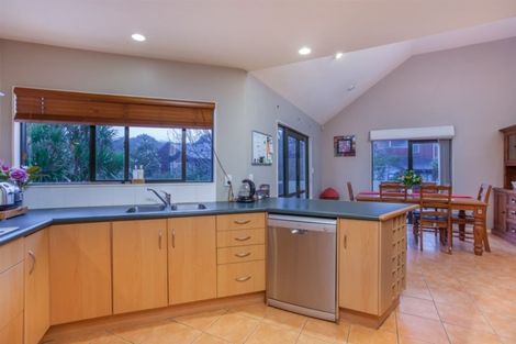 Photo of property in 90d Atkinson Road, Titirangi, Auckland, 0604
