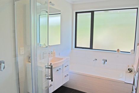 Photo of property in 924 Oneriri Road, Kaiwaka, 0573