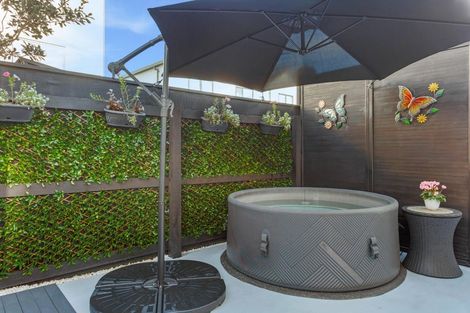 Photo of property in 10 Uku Lane, Hobsonville, Auckland, 0616