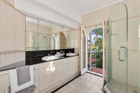 Photo of property in 10 Cliff Road, Torbay, Auckland, 0630