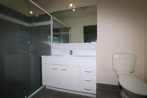 Photo of property in 22 San Pedro Place, Henderson, Auckland, 0612