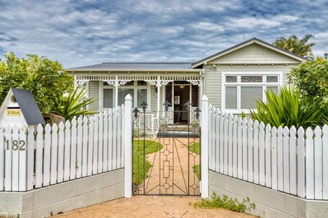 Photo of property in 182 Vigor Brown Street, Napier South, Napier, 4110