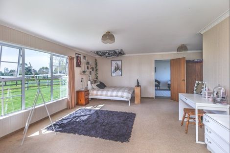 Photo of property in 140 Mako Mako Road, Levin, 5510